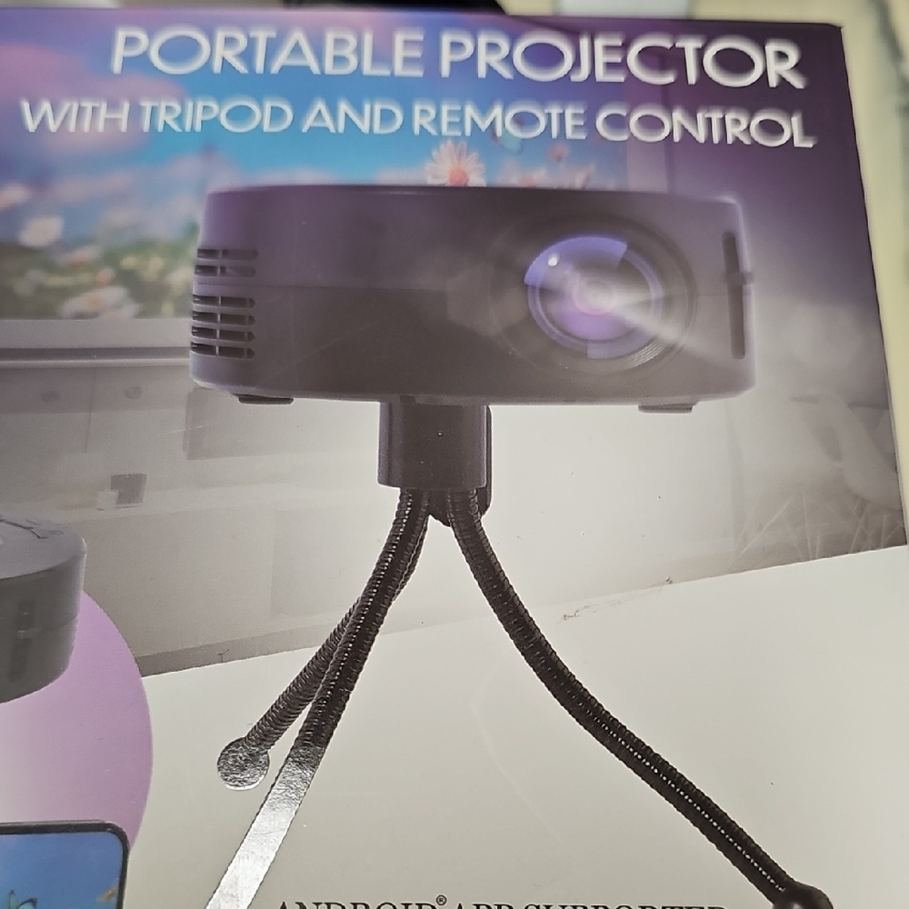 Nwt Cellphone Portable Projector with Tripod and Remote - Picture 4 of 6